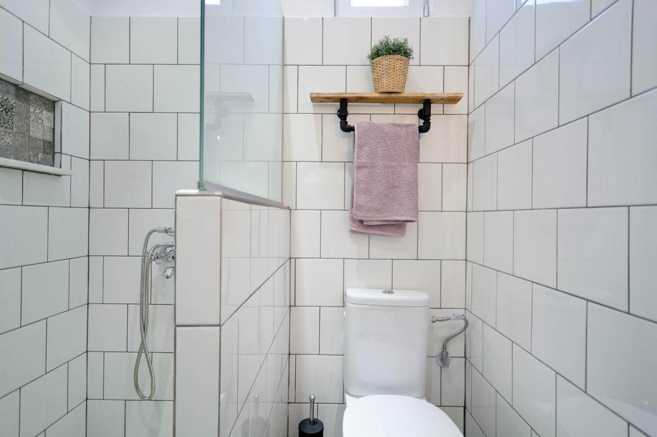Kosta'S Cottage House Атина Екстериор снимка