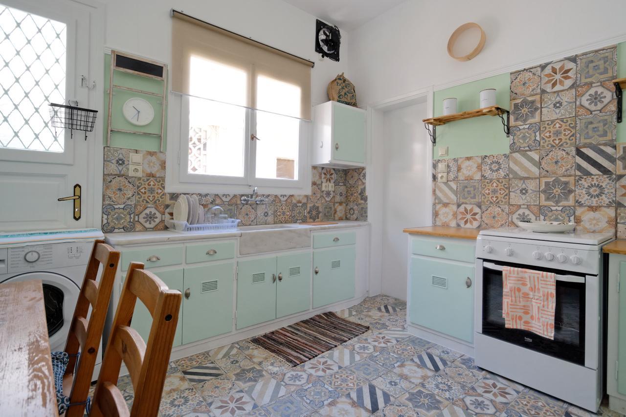 Kosta'S Cottage House Атина Екстериор снимка