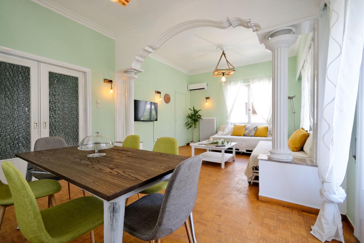 Kosta'S Cottage House Атина Екстериор снимка
