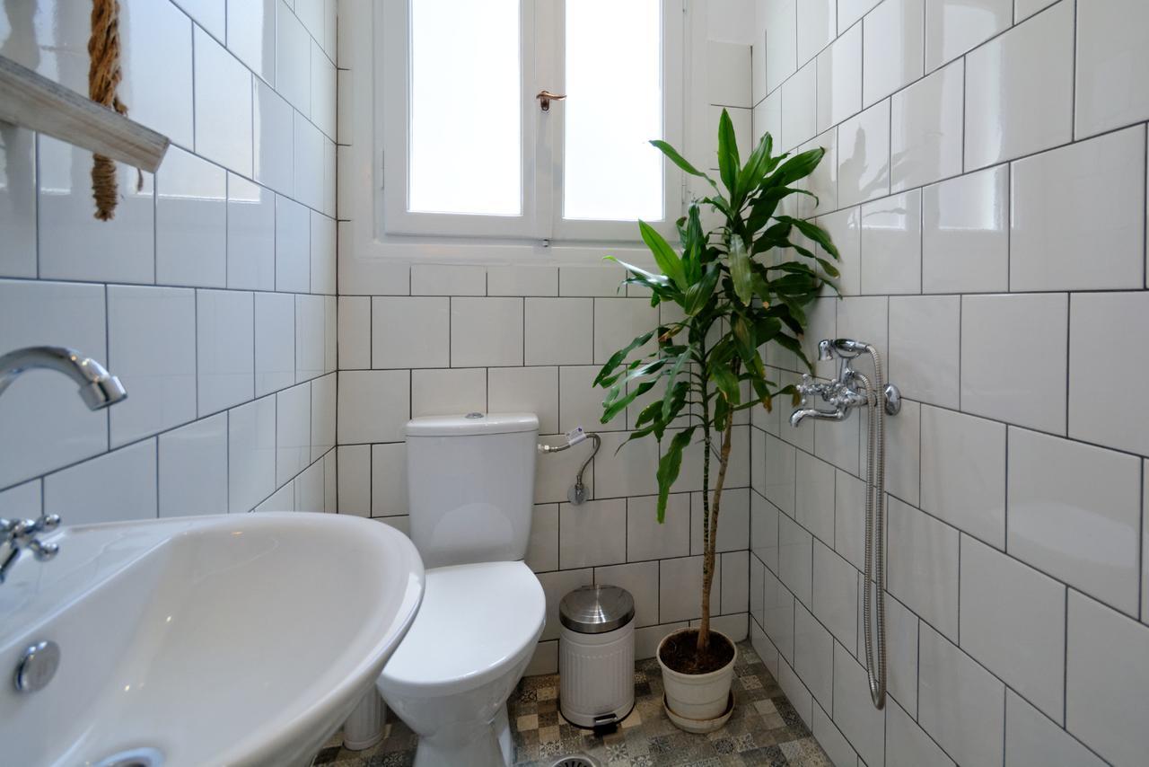 Kosta'S Cottage House Атина Екстериор снимка